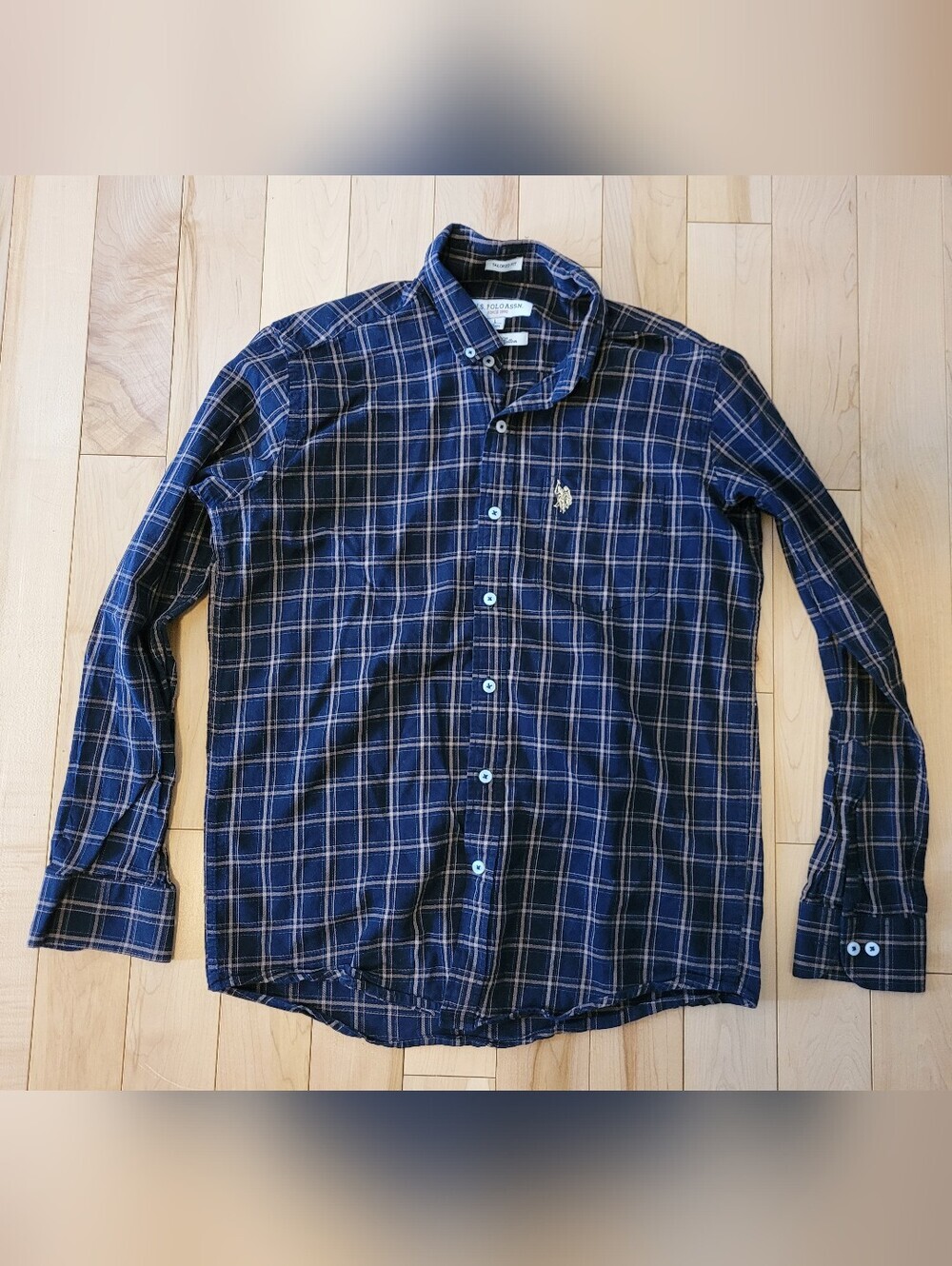 U.S. Polo Assn. men's size large button up shirt